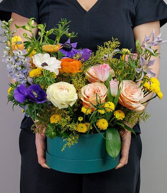 Цветы в коробке "Весенняя поляна"